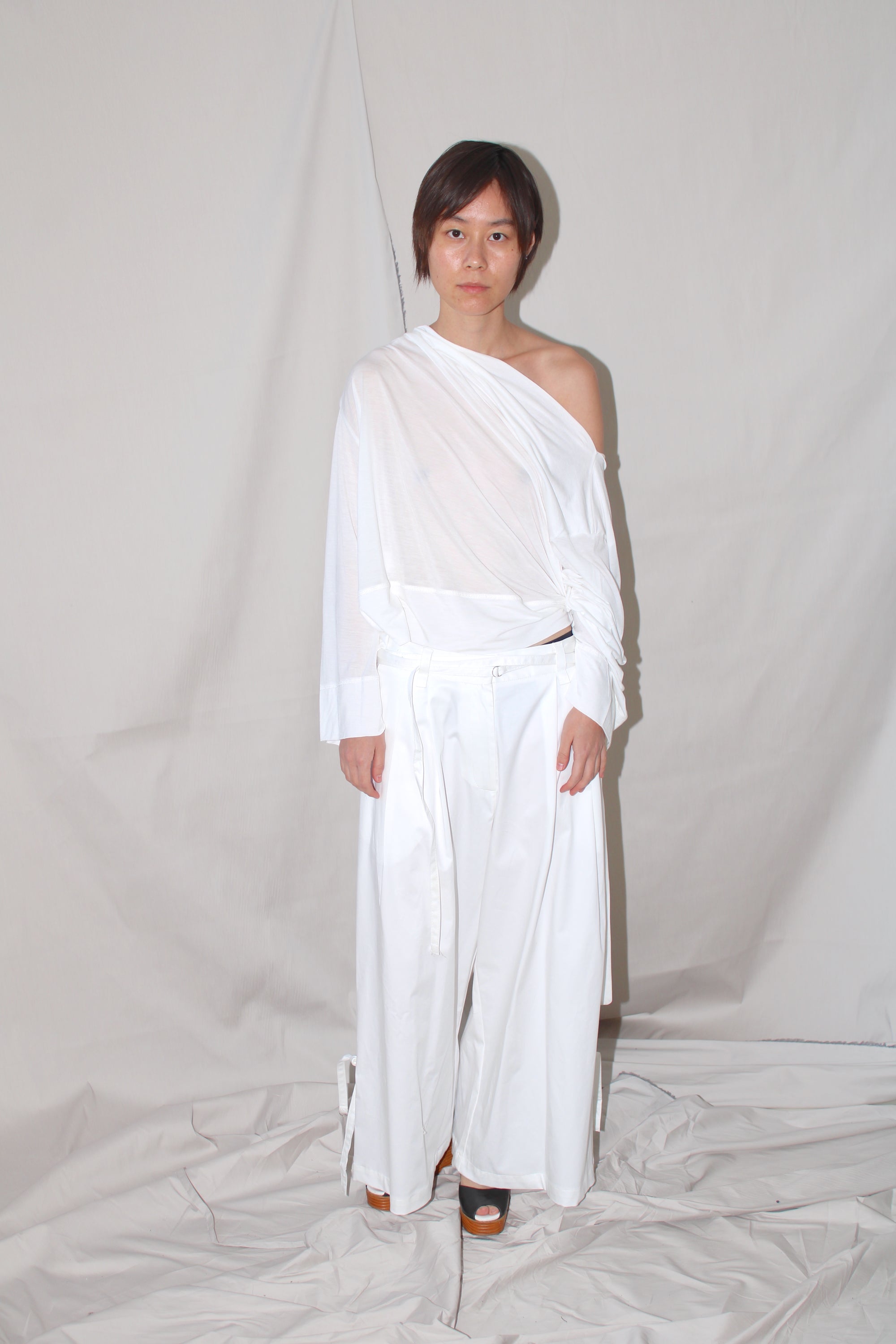 Pleated Pants With An Adjustable Hem Strap- White
