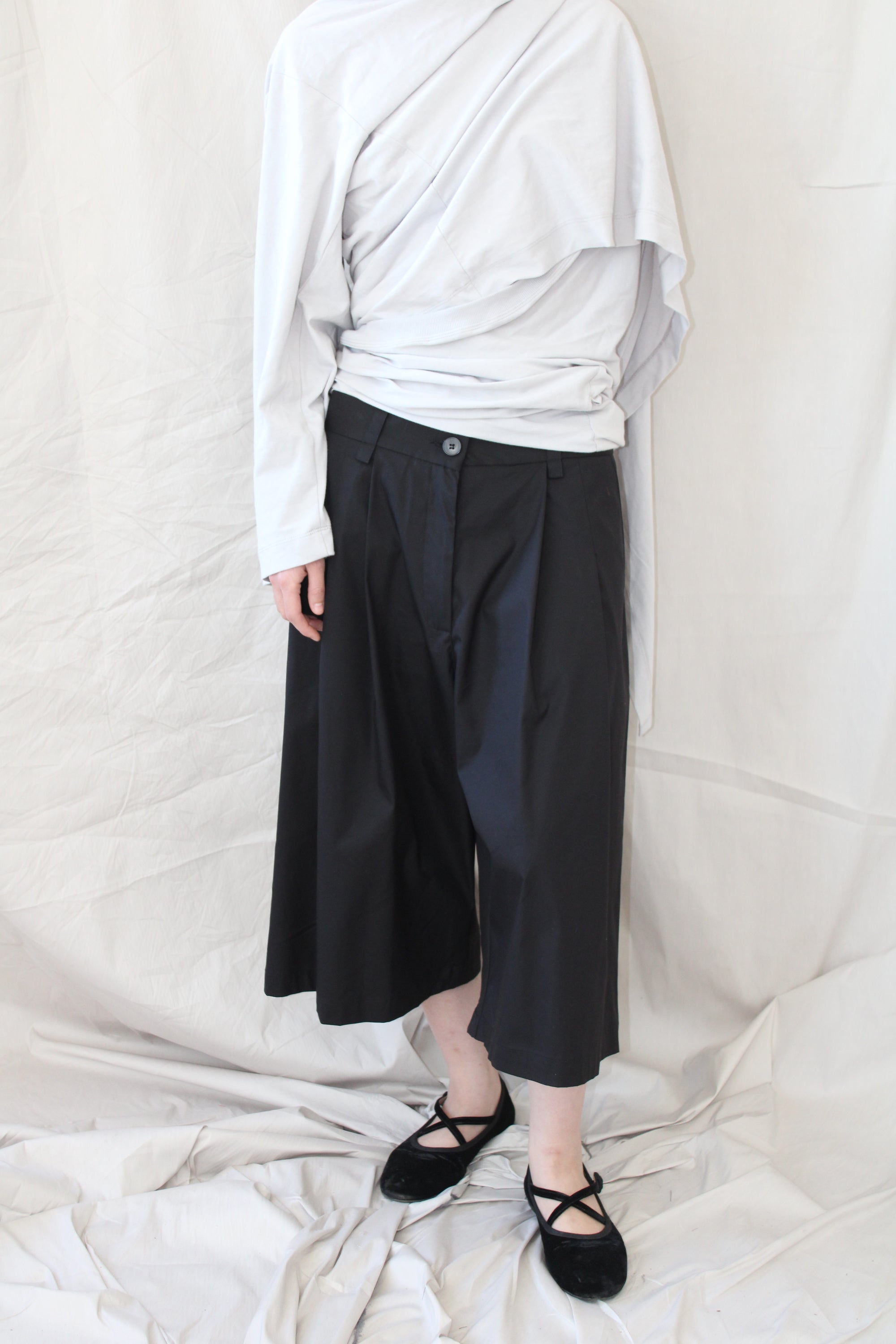 Wide tailored bermuda- Black
