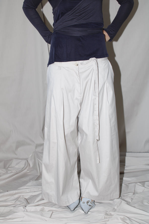 Pleated Pants With An Adjustable Hem Strap- Gray
