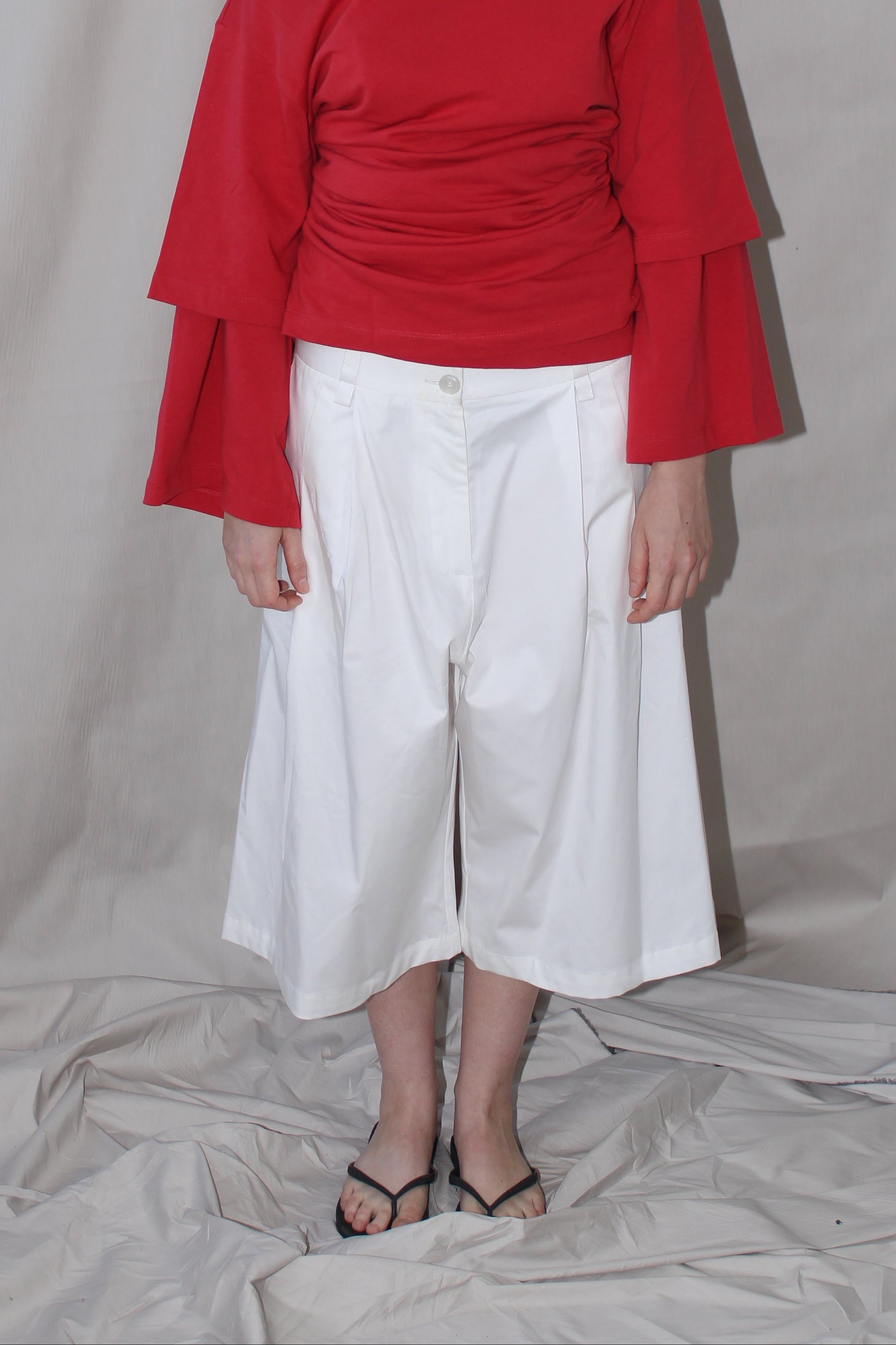 Wide tailored bermuda- White