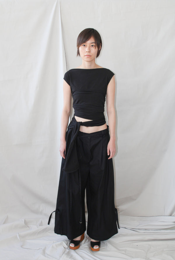 Pleated Pants With An Adjustable Hem Strap- Black